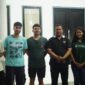 Bupati Falent dan Turis Yunani ((Laman Facebook @Yosep Falentinus Delasalle Kebo )
