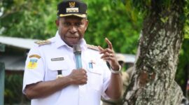 Bupati Kabupaten Waropen Drs Fransiscus Xaverius Mote, M.Si. Foto: Istimewa