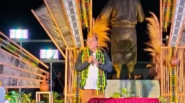 Gubernur NTT, Melki Laka Lena, meresmikan Taman Kota Natas Labar Motangrua dan Skywalk Ruteng, Jumat (12/4/2025).* DETIK INDONESIA/DERANANTT/@melkilakalena.official