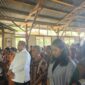 Yoseph Falentinus Delasalle Kebo, bersama keluarga mengikuti misa Paskah di Gereja Paroki Santo Fransiskus Xaverius Wini pada Minggu, 20 April 2025. Foto: DETIKINDONESIA/iNewsTTU.id/Sefnat
