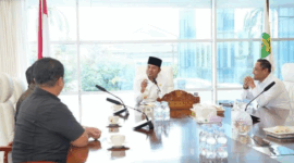 Gubernur Kalimantan Timur Dr. H. Rudy Mas’ud (Harum) bersama Wakil Gubernur Seno Aji menerima kunjungan Direktur H Badan Intelijen Strategis (BAIS) TNI, Brigjen TNI Agustinus Dedy Prasetyo di Kantor Gubernur Kaltim, Rabu (23/4/2025). (Detik Indonesia/Media Kaltim)
