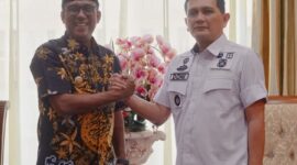 Bupati Malteng Bang Ozan dan Kepala Kantor Wilayah (Kakanwil) Direktorat Jenderal Imigrasi Maluku, Doni Alfisyahrin (Detik Indonesia/Dinamikamaluku)