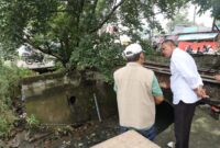 Wali Kota Bekasi, Tri Adhianto, meninjau Jembatan Nol Rawalumbu di Kelurahan Sepanjang Jaya. FOTO: ISTIMEWA