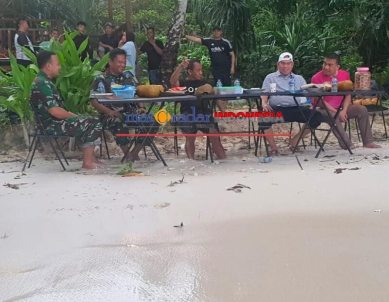 Menteri ESDM bersama Bupati Fakfak (Sumber : Mataradarindonesia)
