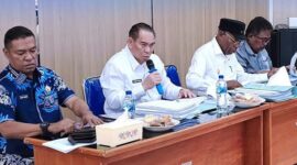 Bupati Fakfak Samaun Dahlan saat memimpin Klinik Perencanaan (Detik Indonesia/Pukanews)