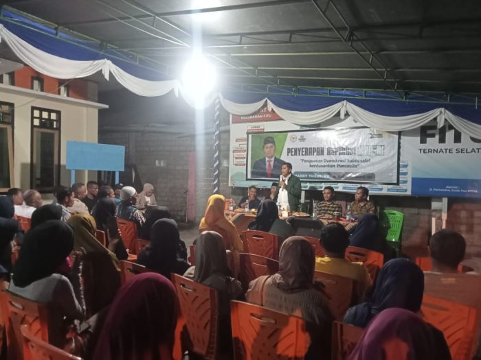 Senator Hasby Yusuf saat menyerap aspirasi (Detik Indonesia/Halmahera Post)