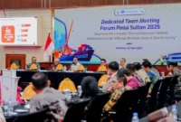 Gubernur Sulsel Andi Sudirman (tengah) pimpin Kick Off South Sulawesi Investment Challenge (SSIC) 2025 yang menjadi bagian dari Forum Pinisi Sultan di Ruang Pola Kantor Gubernur Sulsel, Selasa,(22/4/2025). Detik Indonesia/ANTARA/HO-Humas Pemprov Sulsel (1)