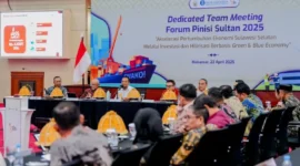 Gubernur Sulsel Andi Sudirman (tengah) pimpin Kick Off South Sulawesi Investment Challenge (SSIC) 2025 yang menjadi bagian dari Forum Pinisi Sultan di Ruang Pola Kantor Gubernur Sulsel, Selasa,(22/4/2025). Detik Indonesia/ANTARA/HO-Humas Pemprov Sulsel (1)