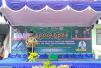 Bupati Manokwari, Hermus Indou menghadiri Halal Bihalal gabungan di Masjid Ridwanul Bahri Fasharkan TNI AL Manokwari. (Detik Indonesia/Gemelin/klikpapua)