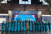 Bupati Maluku Tengah, Zulkarnain Awat Amir, resmi mengukuhkan dan melantik 30 Pengurus Tim Pemberdayaan dan Kesejahteraan Keluarga (TP-PKK) serta Pelantikan Pengurus Tim Posyandu Periode 2025-2030 di Baileo Soekarno, Kota Masohi, Senin (28/4/2025). FOTO : Humas Pemda Malteng/Yossi