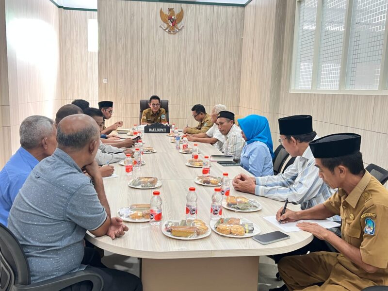 Komite Perjuangan DOB Kota Bacan Bertemu Bupati Halmahera Selatan Helmi Umar Muchsin. Foto: Din