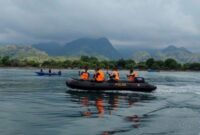 Pose tim gabungan saat melakukan pencarian terhadap korban perahu tenggelam di Perairan Oebubun, Desa Oepuah, Kecamatan Biboki Moenleu, Kabupaten TTU, NTT (Detik Indonesia/Pos Kupang)