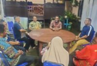 Bupati Raja Ampat, Orideko I Burdam saat koordinasi lintas sektor dengan Kakanwil Kementerian Agama Provinsi Papua Barat dan Kepala Kemenag Kabupaten Raja Ampat di Waisai, Selasa (15/4/2025) (Detik Indonesia/Tribunnews)