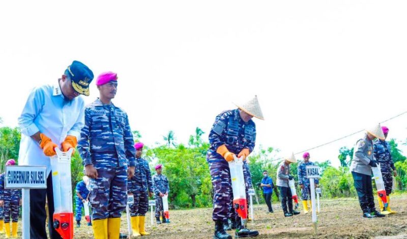 Gubernur Sulsel dan KASAL (Detik Indonesia/Zonakata)