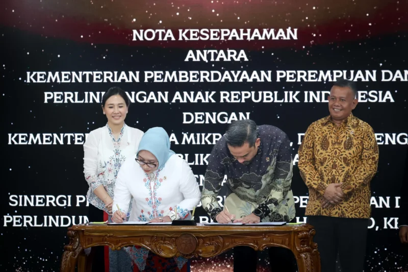 enteri Usaha Mikro, Kecil, dan Menengah (UMKM), Maman Abdurrahman bersama Menteri Pemberdayaan Perempuan dan Perlindungan Anak (PPPA), Arifatul Choiri Fauzi mendorong kemajuan UMKM yang dikelola oleh perempuan (Detik Indonesia/Aktual)