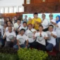 Bupati Sragen, Sigit Pamungkas Ditengah Para Alumni SMA Negeri 1 Sragen Dalam Acara Halal bi Halal Akbar (Kominfo Sragen)