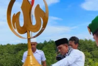 Bupati Maluku Tengah (Malteng), Zulkarnain Awat Amir Awat saat menghadiri acara Pemancangan Tiang Alif Masjid Al Kautsar, Kampung Baru di Negeri Haruru, Kecamatan Amahai. (Detik Indonesia/Berita Beta)