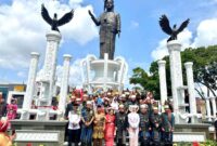 Wakil Bupati Bengkalis Bagus Santoso diundang mengikuti peresmian monumen tugu Raja Sang Naualuh Damanik di Kota pematang Siantar.(Foto Diskominfotik Bengkalis).