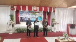 Gubernur Nusa Tenggara Timur (NTT), Melki Laka Lena, menyerahkan bantuan dana sebesar Rp 3,9 miliar untuk pembangunan sektor pendidikan menengah di Kabupaten Ende.Penyerahan diterima langsung oleh wakil Bupati Ende Dominikus Minggu Mere pada Rabu, 2 April 2025.(Detik Indonesia/RRI )