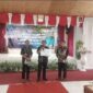 Gubernur Nusa Tenggara Timur (NTT), Melki Laka Lena, menyerahkan bantuan dana sebesar Rp 3,9 miliar untuk pembangunan sektor pendidikan menengah di Kabupaten Ende.Penyerahan diterima langsung oleh wakil Bupati Ende Dominikus Minggu Mere pada Rabu, 2 April 2025.(Detik Indonesia/RRI )