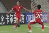 Evandra Florasta (nomor 6) di laga Indonesia U-17 vs Yaman U-17. (Foto: dok. AFC)Baca artikel sepakbola, 