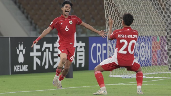 Evandra Florasta (nomor 6) di laga Indonesia U-17 vs Yaman U-17. (Foto: dok. AFC)Baca artikel sepakbola, 