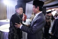 Ketua Forum Kepala Kantor Wilayah Kemenag Provinsi Kalsel, Dr. H. Muhammad Tambrin saat bersama Menteri Agama RI, Prof. Dr. KH. Nasaruddin Umar,(Foto: Kemenag Kalsel)