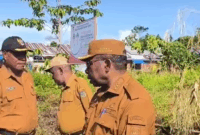 Bupati Waropen FX Mote (Detik Indonesia/Forum Waropen Membangun/Abel Mote)