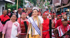 Puteri Indonesia Maluku 2025 Komit Promosi Potensi Wisata DaerahPuteri Indonesia Maluku 2025 Sharon Sahetapy saat mengunjungi itawaka, Saparua, Maluku Tengah, baru-baru ini (foto: ist)