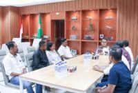 Gubernur NTT Emanuel Melkiades Laka Lena, menerima audiensi dari Ikatan Keluarga Kabupaten Ende Flores (IKKEF) di Kota Kupang, Kamis (24/4/2025). (Detik Indonesia/RRI/ Biro Administrasi Pimpinan Setda Prov.NTT)