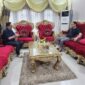 Penjabat (Pj)Wali Kota Palopo, Firmanza DP saat enerima kunjungan Direktur Promosi dan Edukasi Gizi pada Badan Gizi Nasional, Gunalan, Jumat (04/04/2025). (ist)