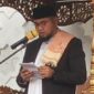 Bupati Halsel Bassam Kasuba saat jadi Khatib di sholat Idul Fitri