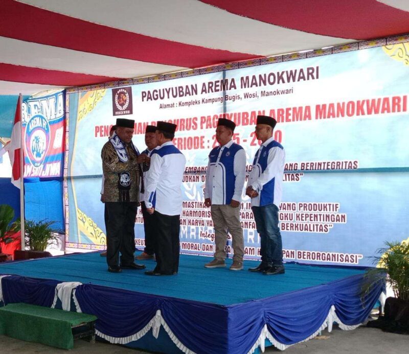 Bupati Manokwari Kukuhkan Pengurus Paguyuban Arema Periode 2025-2030 Detik Indonesia/RRI/ Oudriana Tatontos)