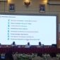 Bupati Teluk Bintuni saat melakukan pemaparan (Detik Indonesia/TopBNews)