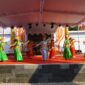 Ratusan penari dari berbagai sanggar, komunitas seni, dan sekolah-sekolah se- Kabupaten Sragen tampil dalam rangka memperingati Hari Tari Dunia tampil di halaman Gedung Sentra Industri Kreatif dan Kerajinan (SIKK) Kabupaten Sragen, Sabtu (26/04/2025). Detik Indonesia/RRI/Diskominfo