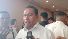 Bupati TTU Falen Kebo diwawancarai Wartawan usai mengikuti Musrenbang RKPD Tahun 2026 dan Musrenbang RPJMD Tahun 2025-2029 Provinsi NTT, di Aston Hotel dan Convention Center Hotel, Rabu (14/5/2025). (AL)