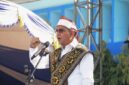 Gubernur NTT Emanuel Melkiades Laka Lena bertindak sebagai inspektur upacara dalam peringatan Hari Pendidikan Nasional (Hardiknas) Tingkat Provinsi NTT yang digelar di Alun-alun I.H. Doko, Gubernur Nusa Tenggara Timur, Jumat (2/5/2025). (Foto: Biro Administrasi Pimpinan Setda Prov.NTT)