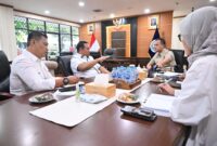 Bupati TTU Yoseph Falentinus Delasalle Kebo saat berbicara dengan Mentri Transmigrasi RI M. Iftitah Sulaiman Suryanagara, pada Senin 19 Mei di Jakarta dan membahas pembangunan Kawasan Transmigrasi Mandiri (KTM) Ponu.(Foto. Walpri Bupati TTU).