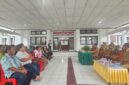 Bupati TTU, Yosep Falentinus Delasalle Kebo saat menggelar dialog bersama para pedagang Pasar Baru Kefamenanu, Selasa (6/5/2025) (Detik Indonesia/Pos Kupang)