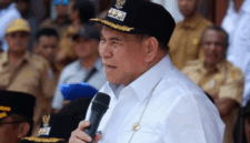Bupati Fakfak Samaun Dahlan (Detik Indonesia/RRI)