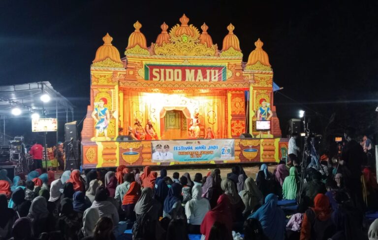 Festival seni budaya di Desa Kedawung, Kecamatan Mondokan, dalam rangkaian HUT Kabupaten Sragen ke-279 (Masrikin/kabarterdepan.com/Detik Indonesia)