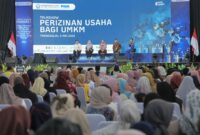  Bupati Trenggalek Mochamad Nurul Arifin mengatakan, ajang Festival Kemudahan dan Pelindungan Usaha Mikro di Kabupaten Trenggalek diharapkan bisa menjadi momen kebangkitan UMKM Trenggalek. (Humas Kementerian UMKM) 