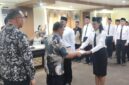 Penyerahan SK berlangsung diruang metting FTJ pada, Kamis (22/05/2025).