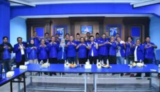 Sekretaris Jenderal Partai Demokrat, Herman Khaeron, sambangi DPD Partai Demokrat Jawa Timur di kawasan Kertajaya, Surabaya, Selasa (14/5/2025). (Ayul Adhim/Detik Indonesia)