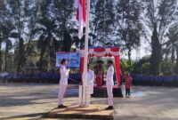 Pengibaran bendera pada Upacara Hardiknas 2025 Di Papua Barat Daya (2/5/2025) (RRI/Husni Laing/Detik Indonesia)
